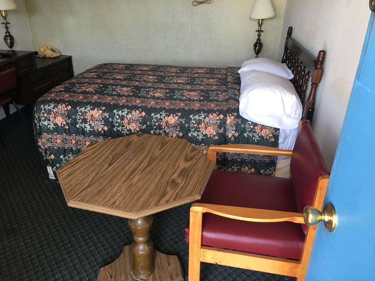 Skyliner Motel Stroud Ngoại thất bức ảnh