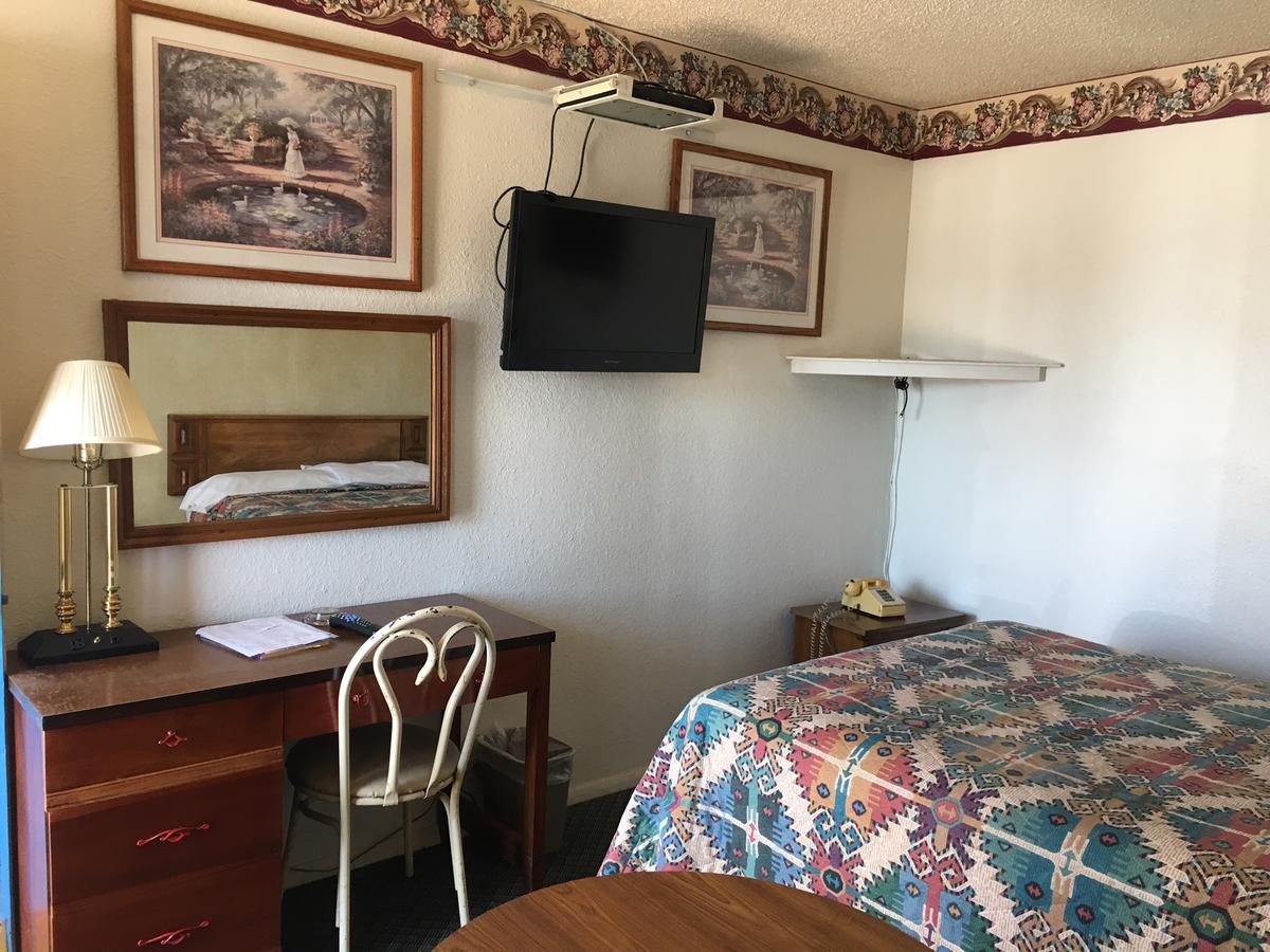 Skyliner Motel Stroud Ngoại thất bức ảnh