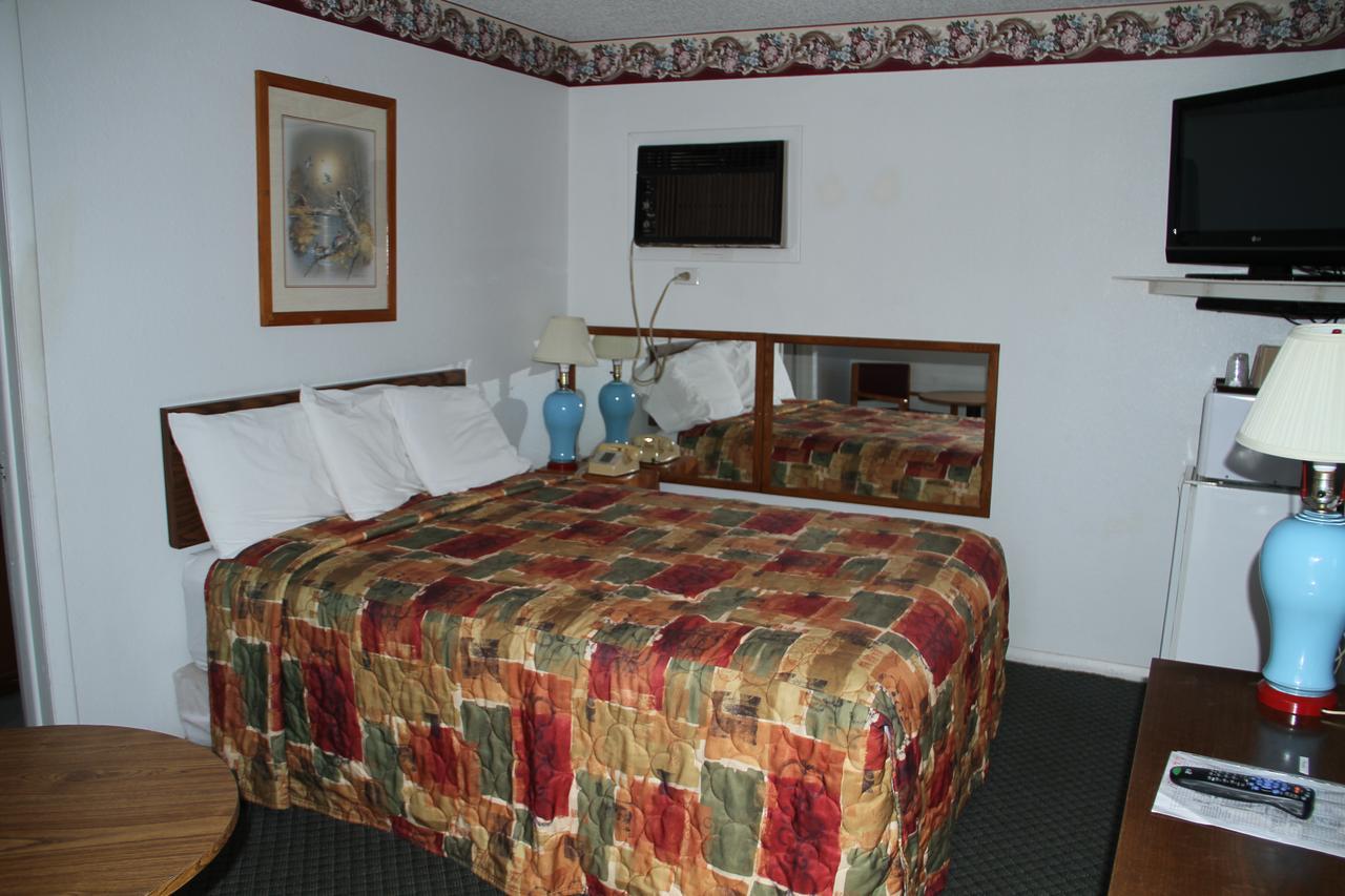 Skyliner Motel Stroud Ngoại thất bức ảnh